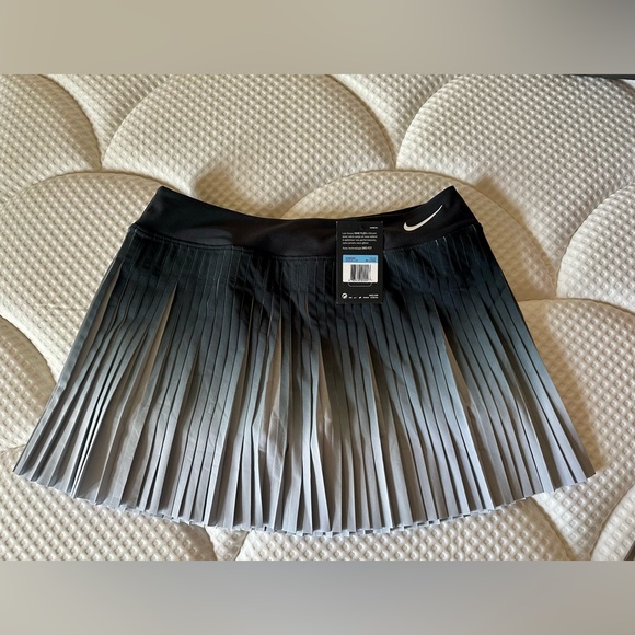 Nike Dresses & Skirts - Nike Court Premier Victory Ombre Black and Gray Pleated Skort